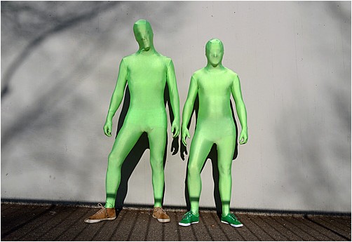 Teilnehmer eines Anti-Atomkraft-Flashmobs | participants of an anti nuclear power flashmob