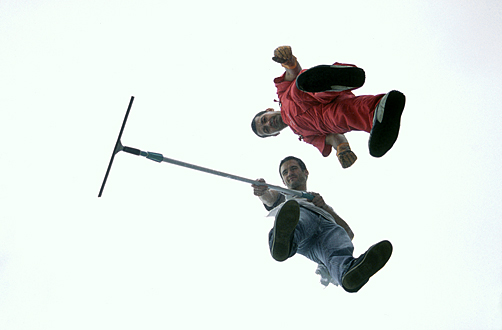 Reinigungsarbeiten auf einem Vordach | cleaning of a canopy 